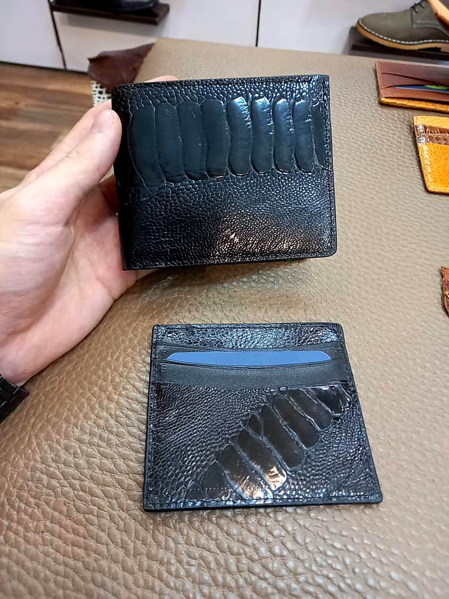 کیف پول و جاکارتی چرم ساق شترمرغ مشکی